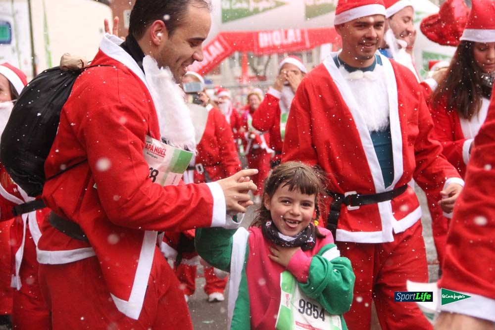Carrera de Papá Noel, entrada en meta minuto 50 al 56