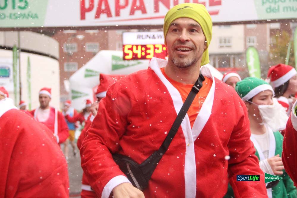 Carrera de Papá Noel, entrada en meta minuto 50 al 56