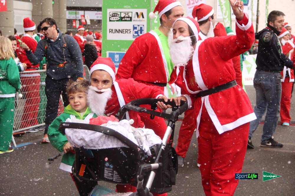 Carrera de Papá Noel, entrada en meta minuto 50 al 56
