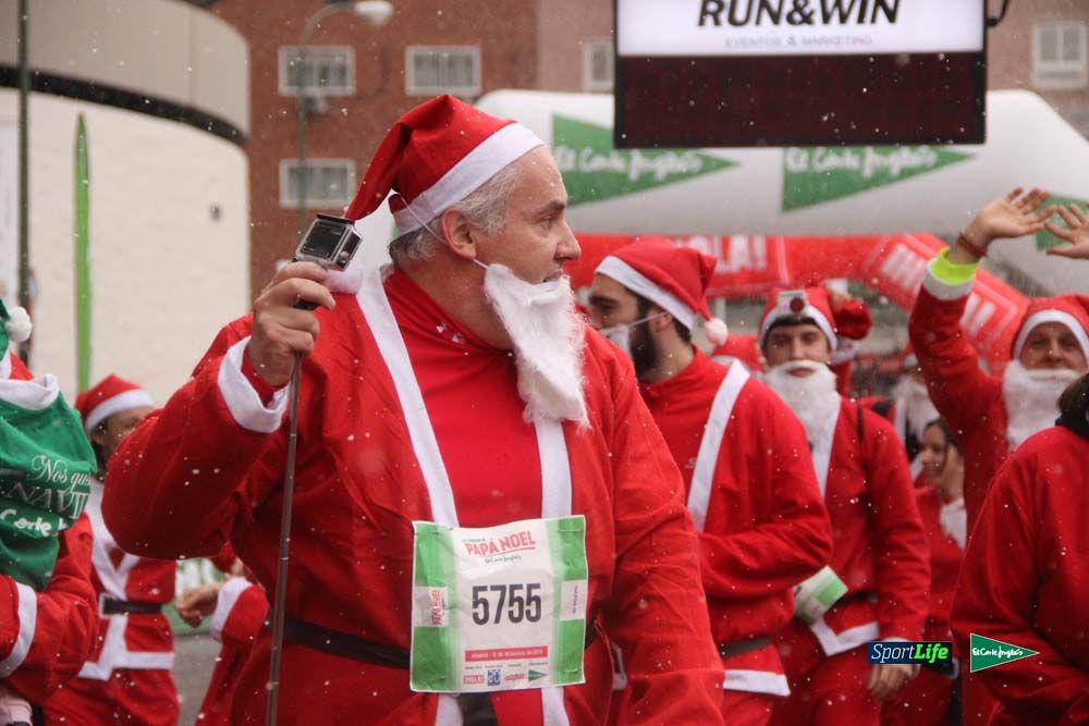 Carrera de Papá Noel, entrada en meta minuto 50 al 56