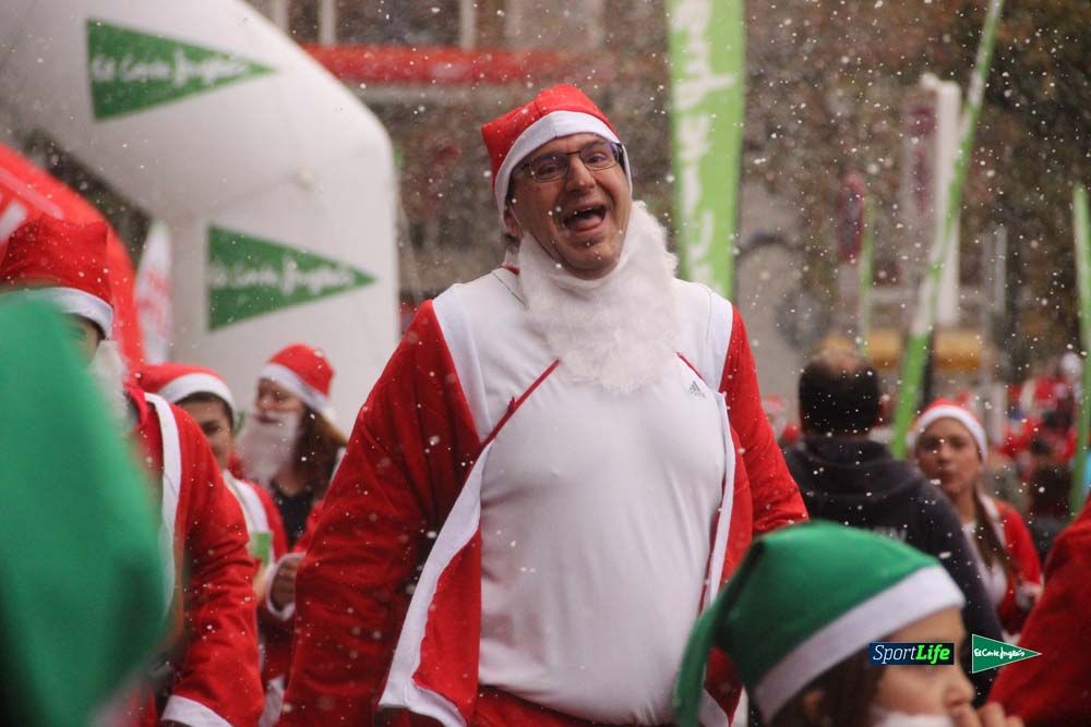 Carrera de Papá Noel, entrada en meta minuto 50 al 56