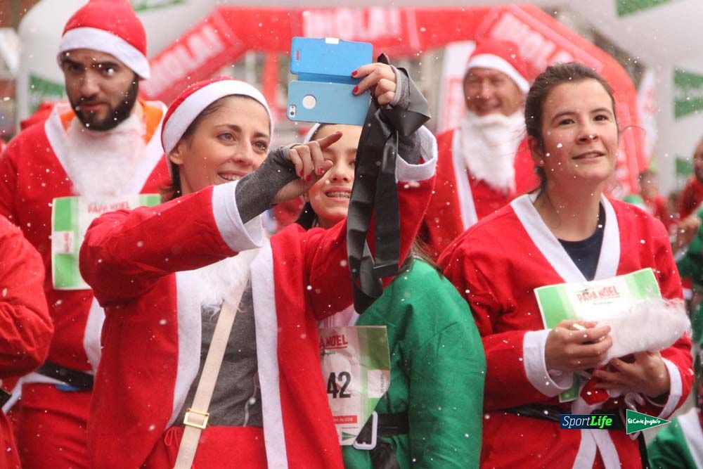 Carrera de Papá Noel, entrada en meta minuto 50 al 56