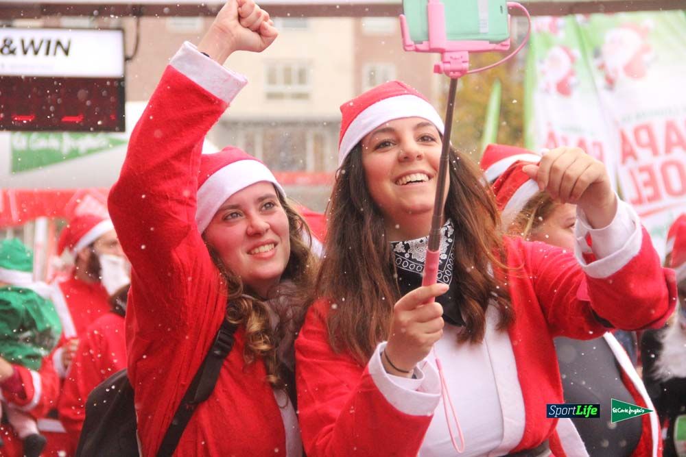 Carrera de Papá Noel, entrada en meta minuto 50 al 56