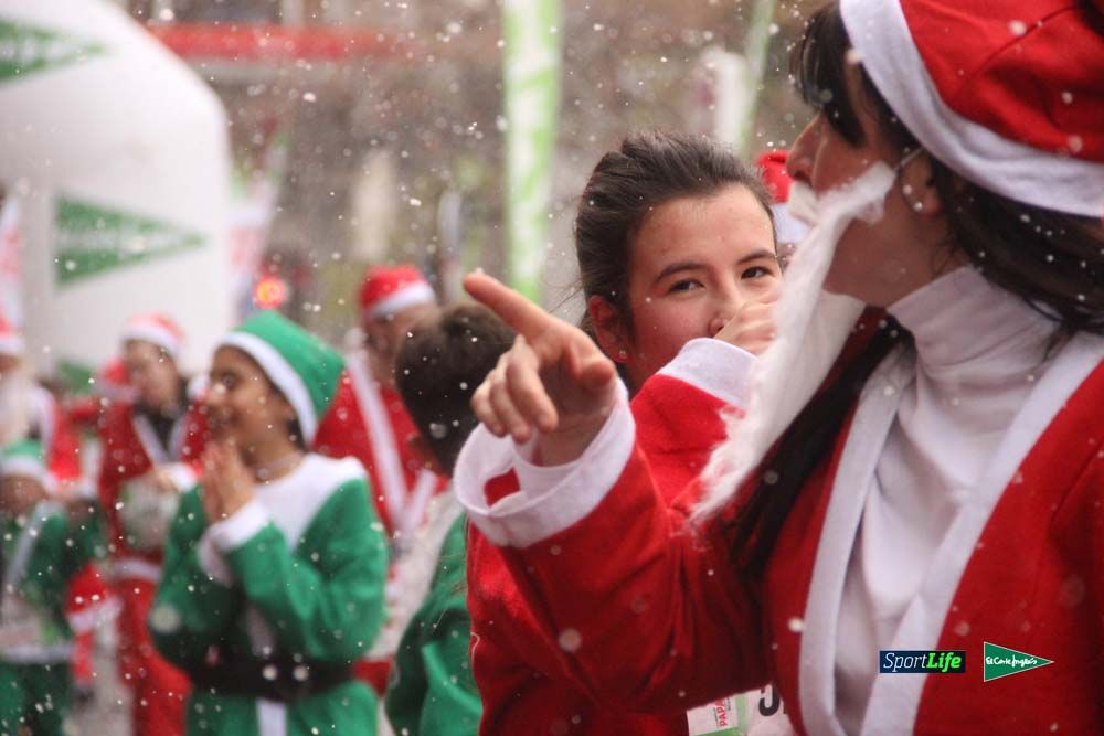 Carrera de Papá Noel, entrada en meta minuto 50 al 56