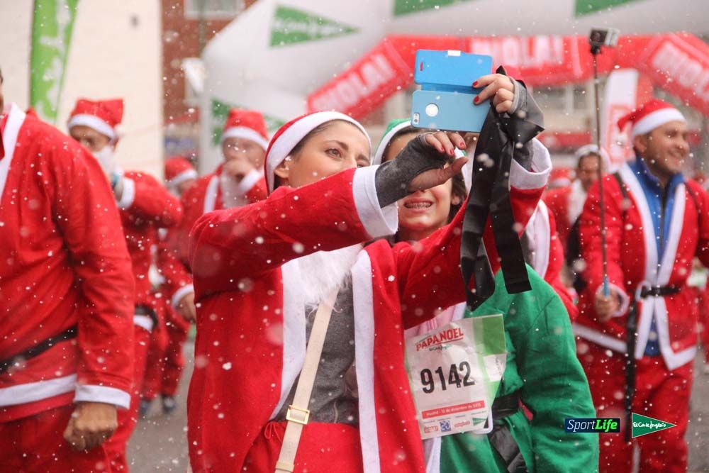 Carrera de Papá Noel, entrada en meta minuto 50 al 56