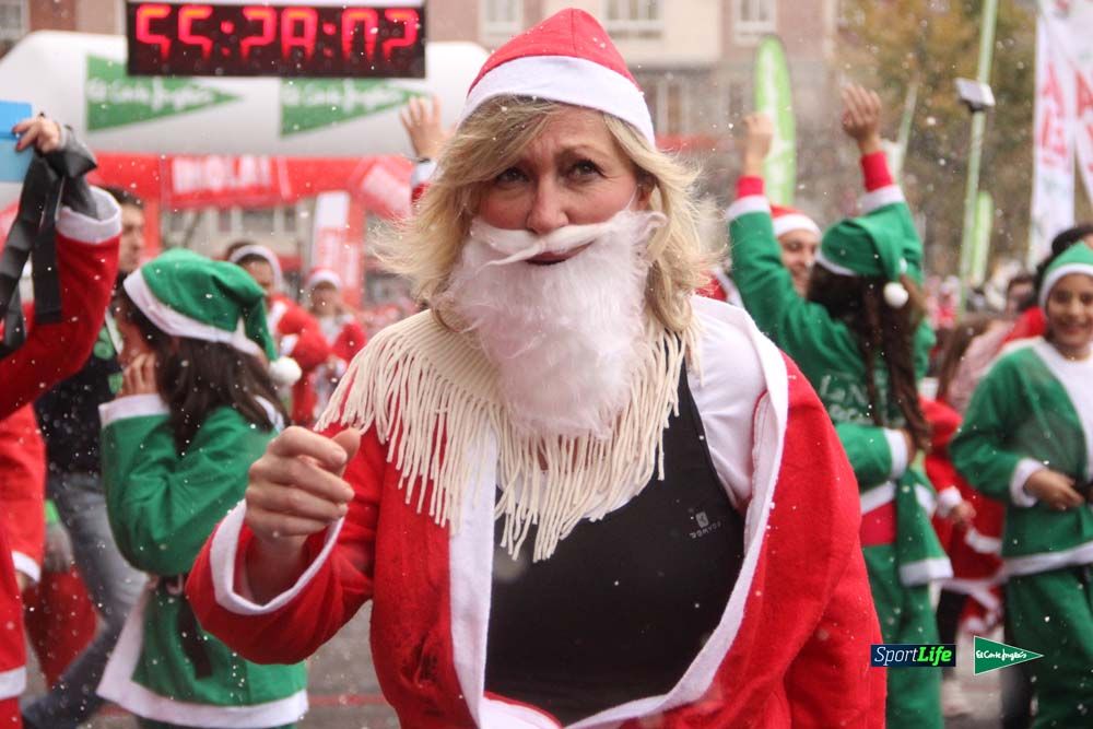Carrera de Papá Noel, entrada en meta minuto 50 al 56
