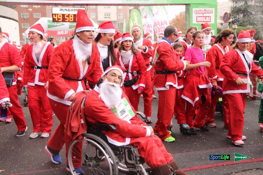 Carrera de Papá Noel, entrada en meta minuto 50 al 56