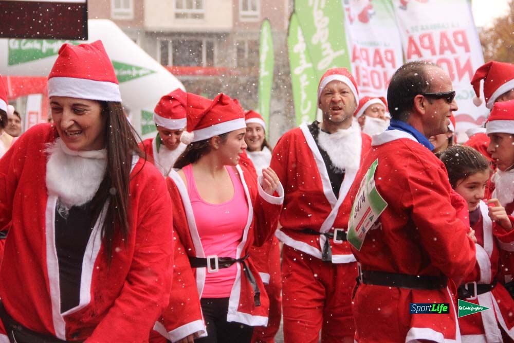 Carrera de Papá Noel, entrada en meta minuto 50 al 56