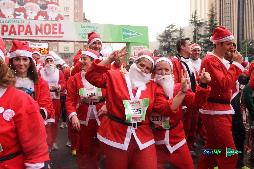 Galería de la Carrera de Papá Noel, entrada en meta del minuto 44 al 50