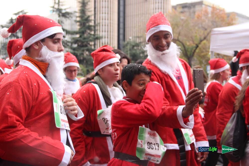 Galería de la Carrera de Papá Noel, entrada en meta del minuto 44 al 50