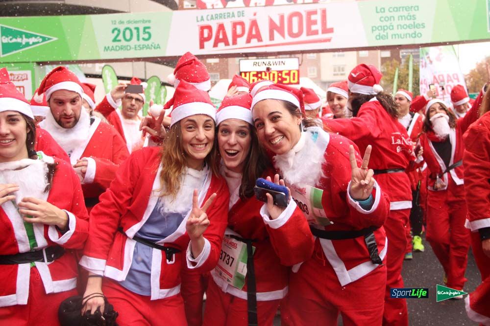 Galería de la Carrera de Papá Noel, entrada en meta del minuto 44 al 50
