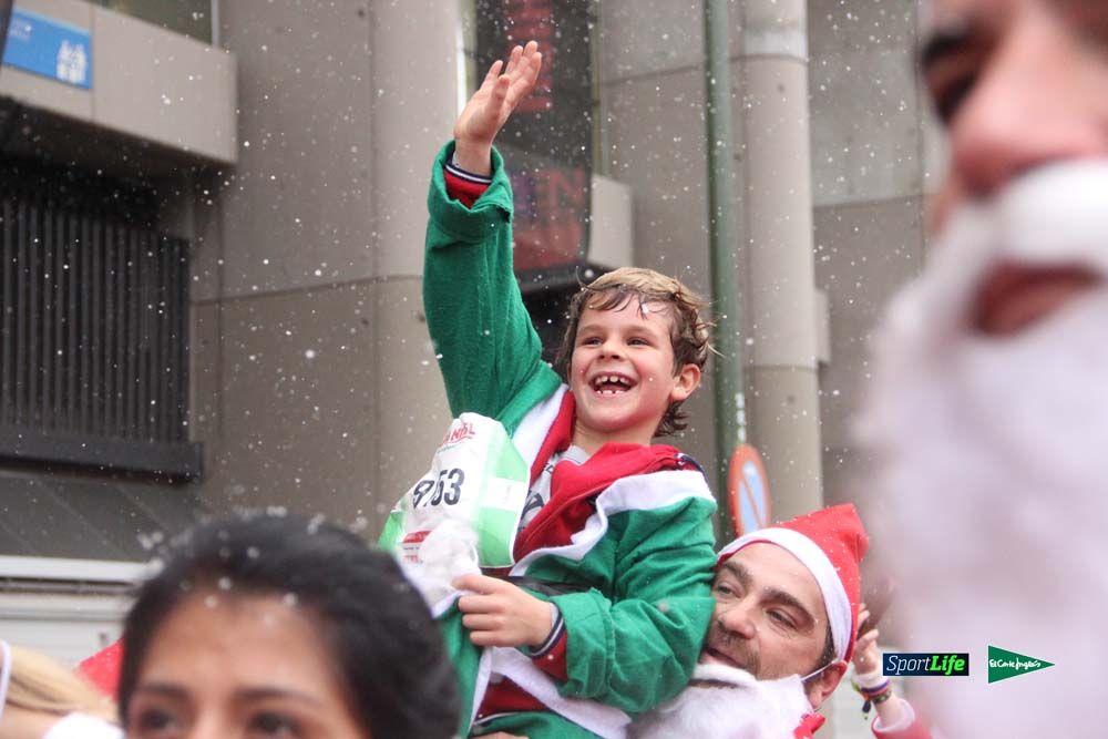 Galería de la Carrera de Papá Noel, entrada en meta del minuto 44 al 50