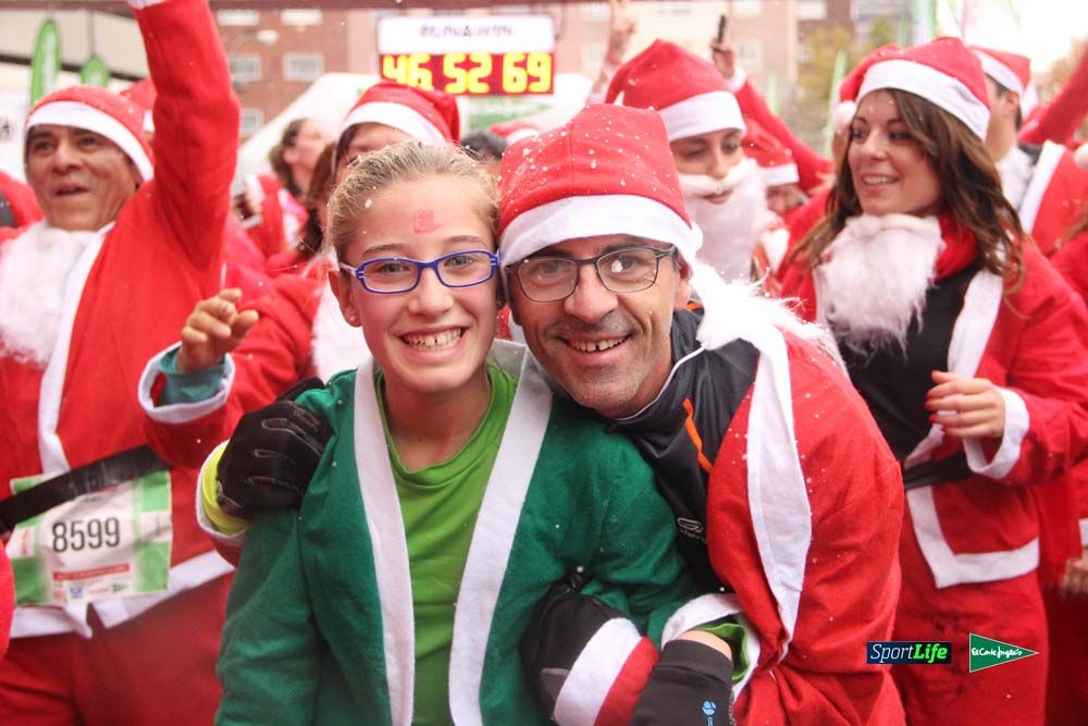 Galería de la Carrera de Papá Noel, entrada en meta del minuto 44 al 50