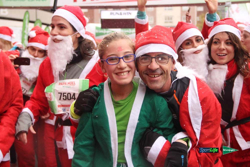 Galería de la Carrera de Papá Noel, entrada en meta del minuto 44 al 50