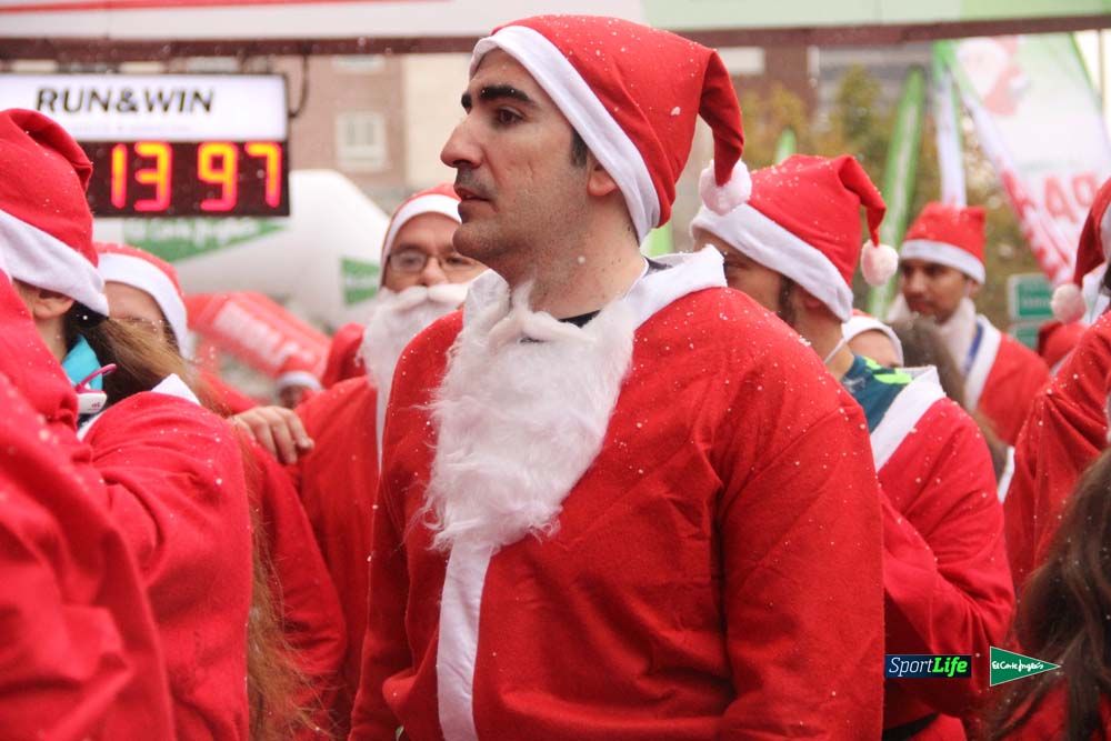 Galería de la Carrera de Papá Noel, entrada en meta del minuto 44 al 50