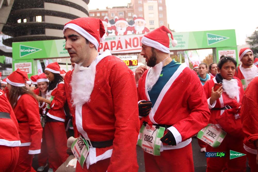 Galería de la Carrera de Papá Noel, entrada en meta del minuto 44 al 50