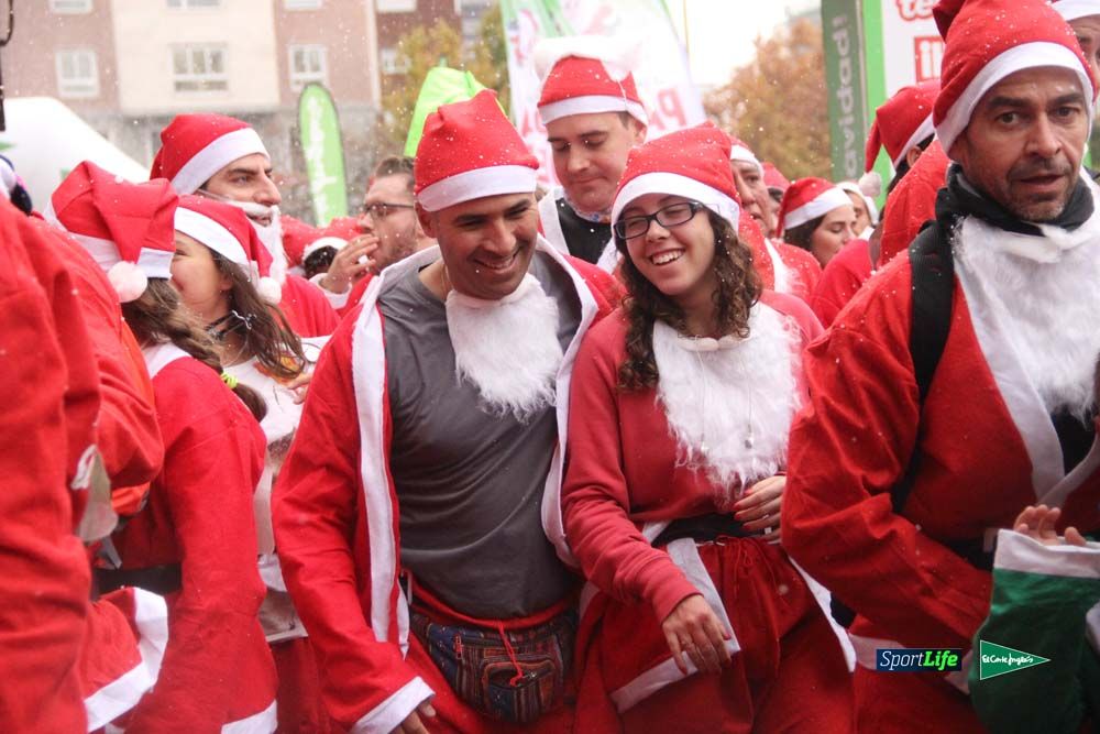 Galería de la Carrera de Papá Noel, entrada en meta del minuto 44 al 50
