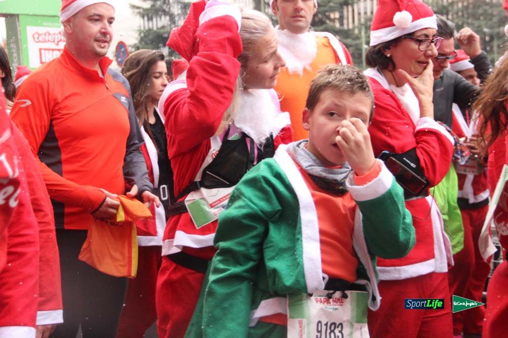 Galería de la Carrera de Papá Noel, entrada en meta del minuto 44 al 50