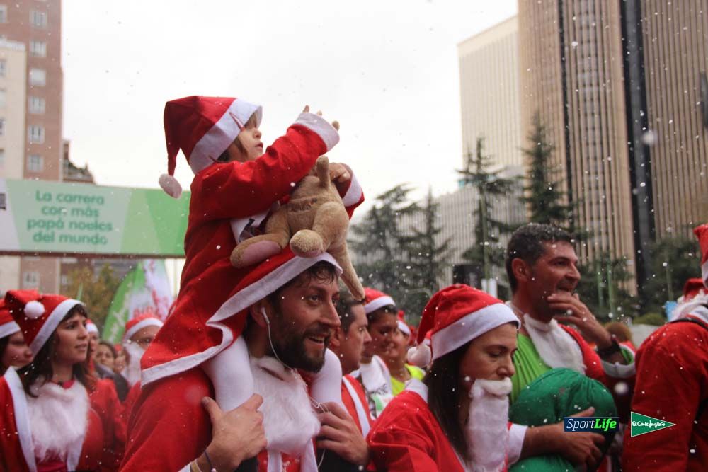 Galería de la Carrera de Papá Noel, entrada en meta del minuto 44 al 50