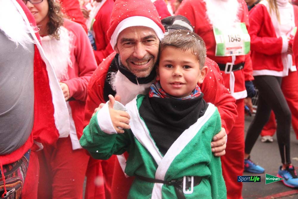 Galería de la Carrera de Papá Noel, entrada en meta del minuto 44 al 50