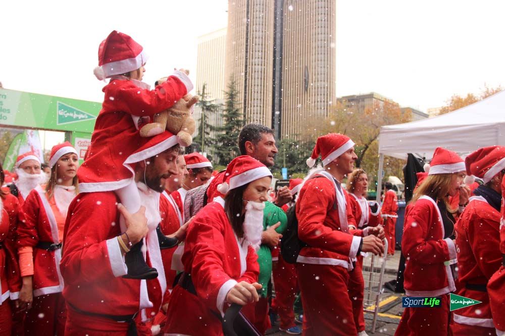 Galería de la Carrera de Papá Noel, entrada en meta del minuto 44 al 50
