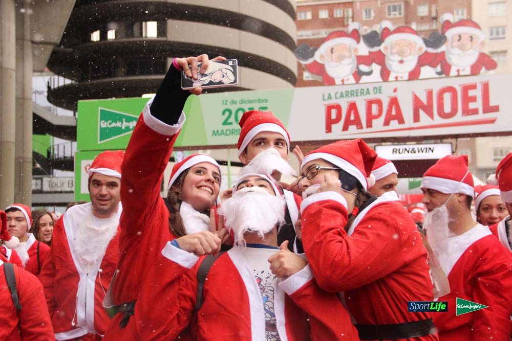 Galería de la Carrera de Papá Noel, entrada en meta del minuto 44 al 50