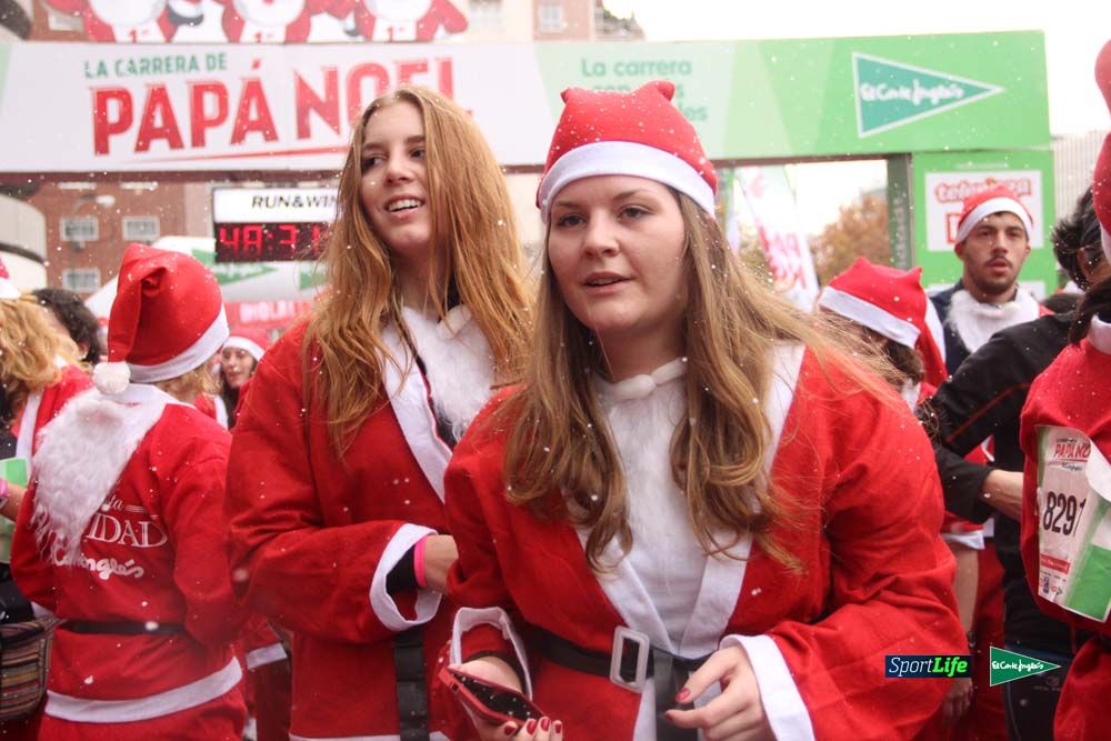Galería de la Carrera de Papá Noel, entrada en meta del minuto 44 al 50