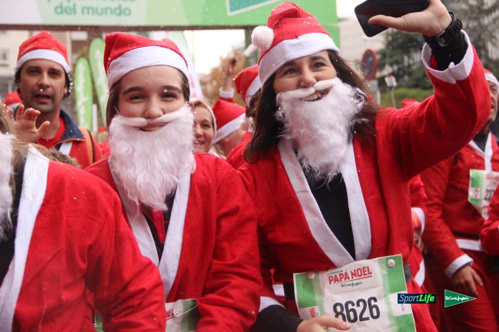 Galería de la Carrera de Papá Noel, entrada en meta del minuto 44 al 50