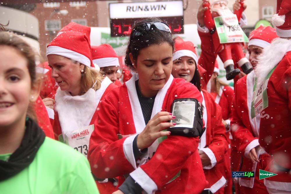 Galería de la Carrera de Papá Noel, entrada en meta del minuto 44 al 50