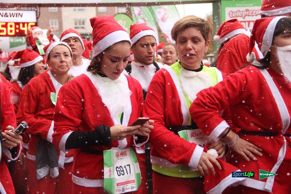 Galería de la Carrera de Papá Noel, entrada en meta del minuto 44 al 50