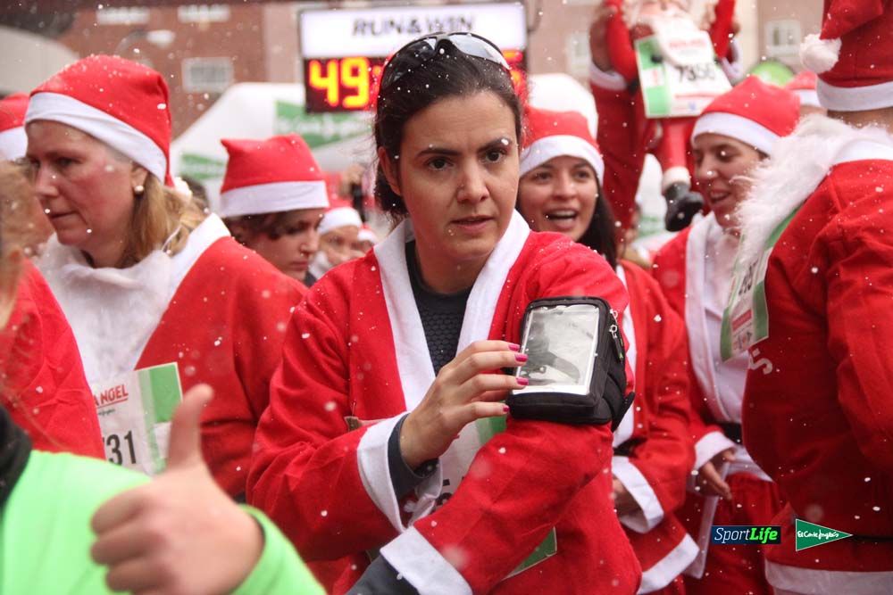 Galería de la Carrera de Papá Noel, entrada en meta del minuto 44 al 50