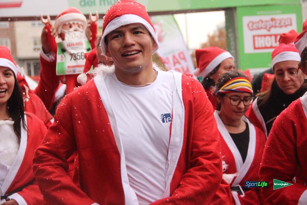 Galería de la Carrera de Papá Noel, entrada en meta del minuto 44 al 50