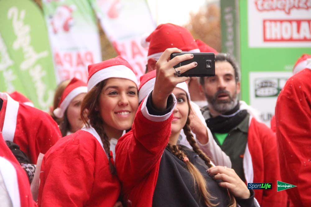 Galería de la Carrera de Papá Noel, entrada en meta del minuto 44 al 50