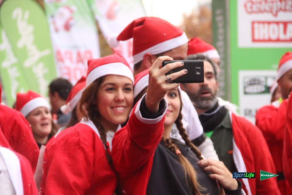 Galería de la Carrera de Papá Noel, entrada en meta del minuto 44 al 50