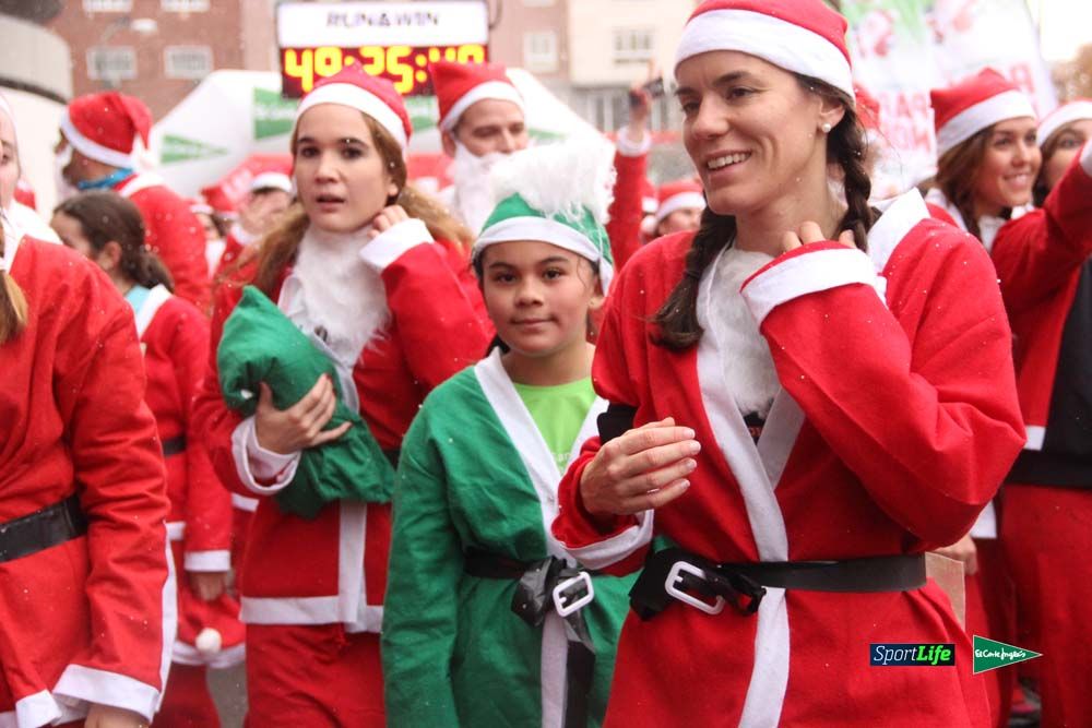 Galería de la Carrera de Papá Noel, entrada en meta del minuto 44 al 50