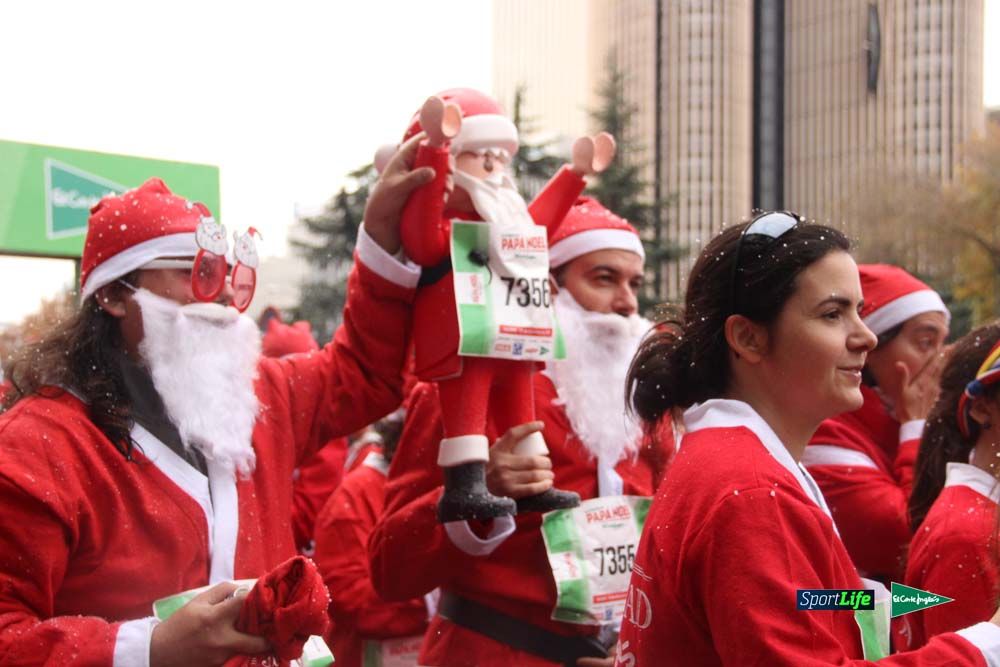 Galería de la Carrera de Papá Noel, entrada en meta del minuto 44 al 50