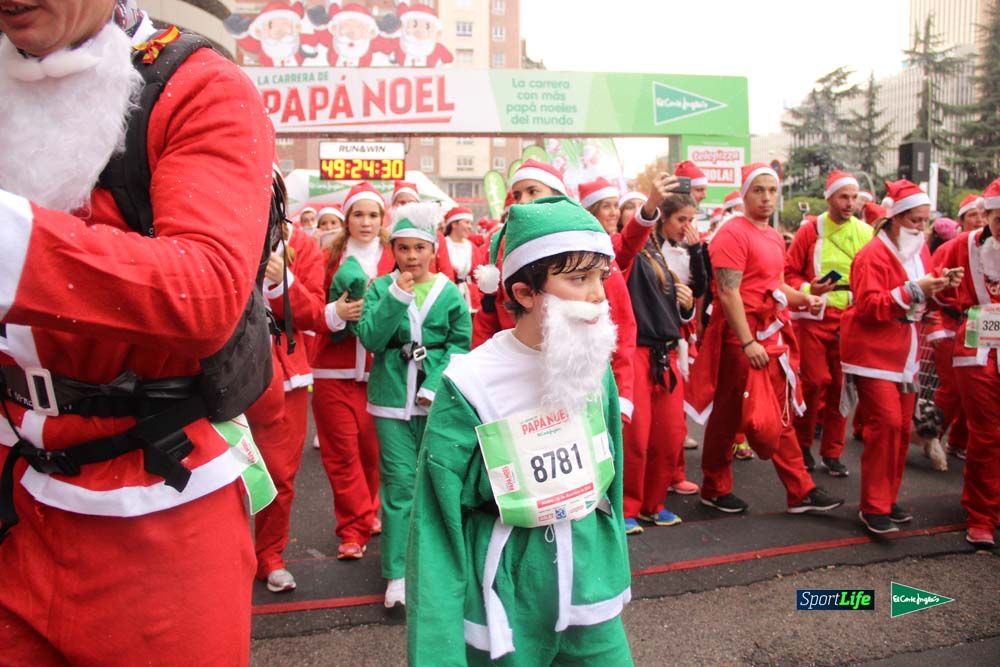 Galería de la Carrera de Papá Noel, entrada en meta del minuto 44 al 50