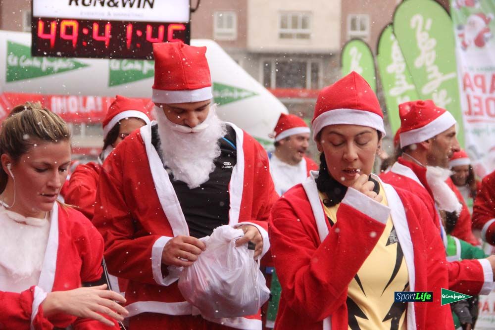 Galería de la Carrera de Papá Noel, entrada en meta del minuto 44 al 50