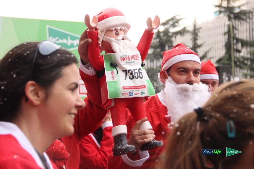 Galería de la Carrera de Papá Noel, entrada en meta del minuto 44 al 50