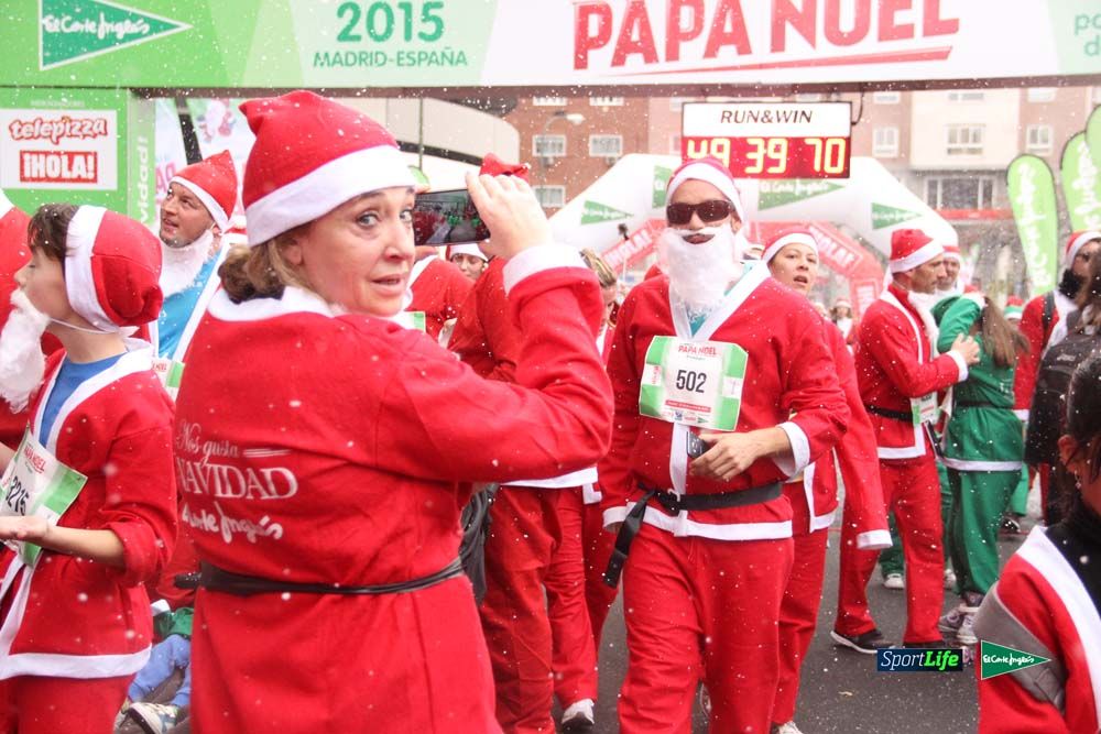Galería de la Carrera de Papá Noel, entrada en meta del minuto 44 al 50