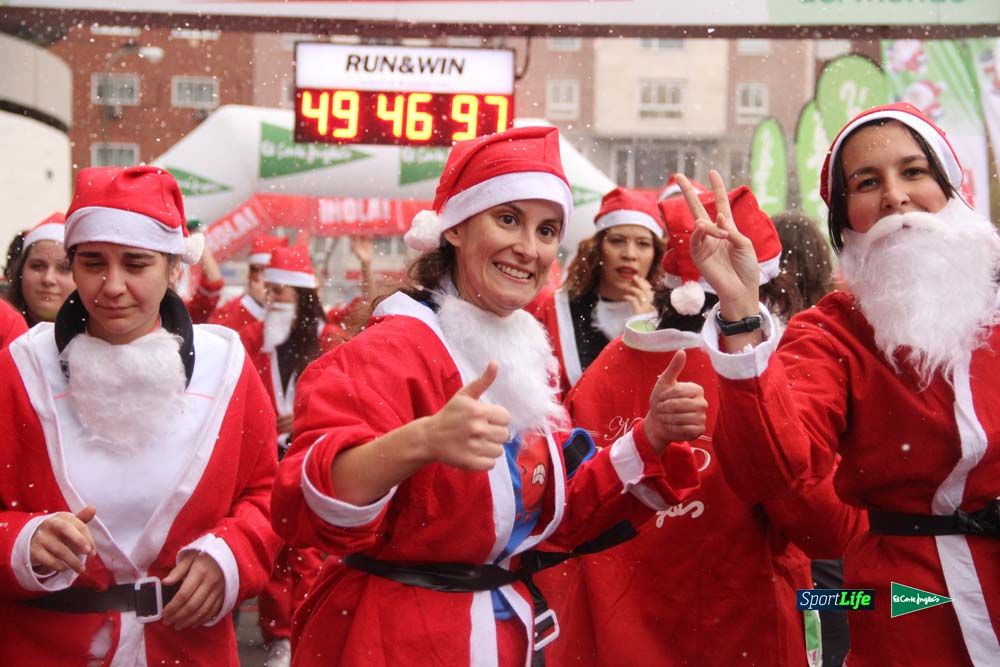 Galería de la Carrera de Papá Noel, entrada en meta del minuto 44 al 50