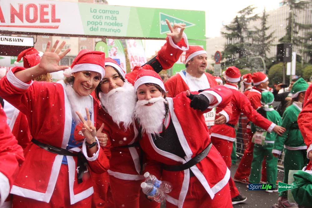 Galería de la Carrera de Papá Noel, entrada en meta del minuto 44 al 50