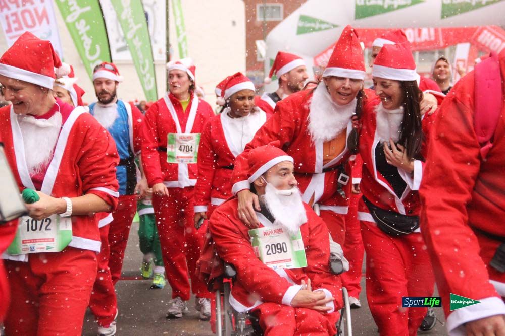 Galería de la Carrera de Papá Noel, entrada en meta del minuto 44 al 50