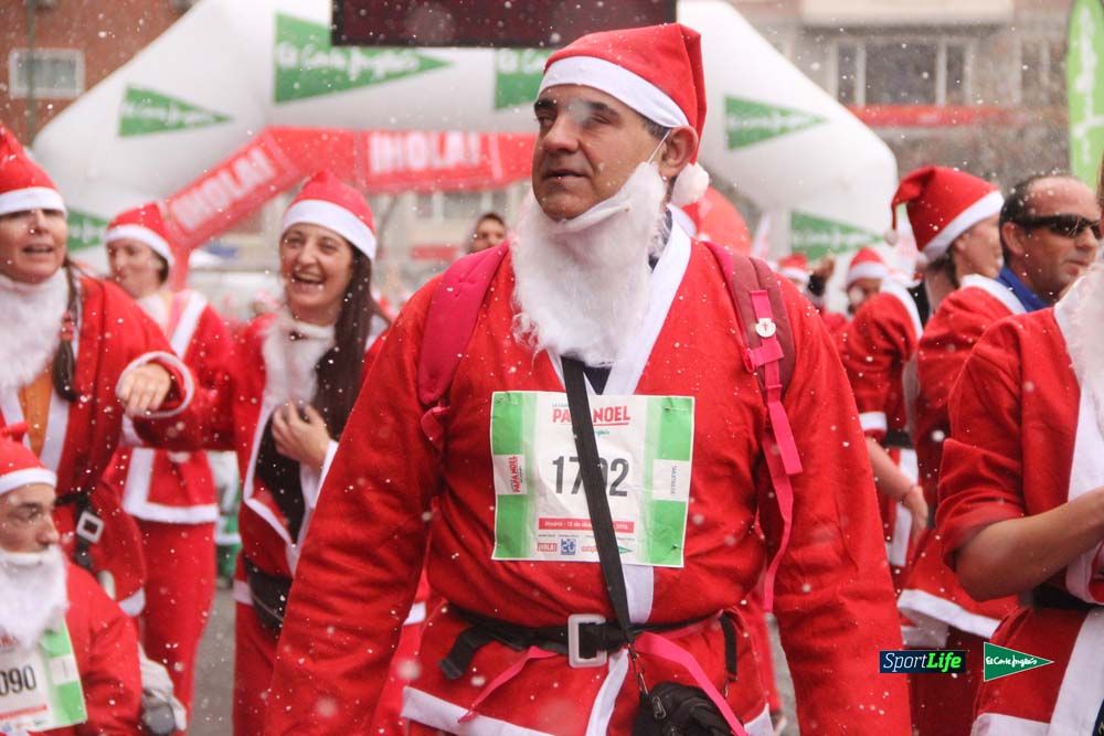 Galería de la Carrera de Papá Noel, entrada en meta del minuto 44 al 50