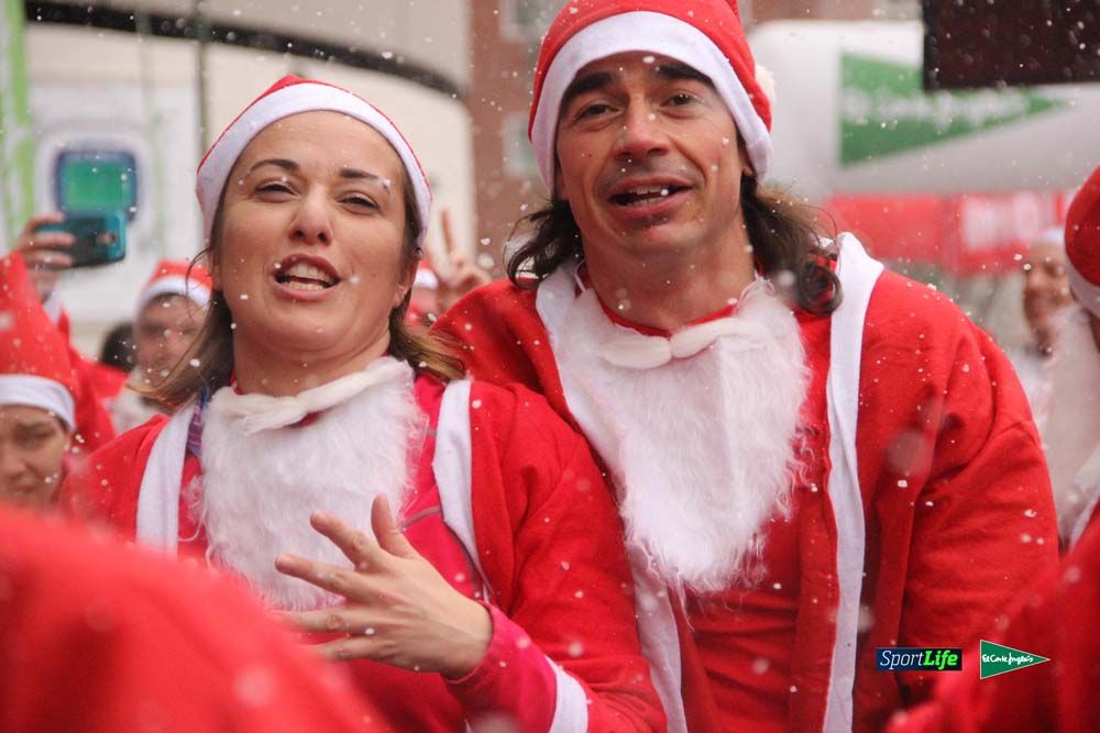 Galería de la Carrera de Papá Noel, entrada en meta del minuto 44 al 50
