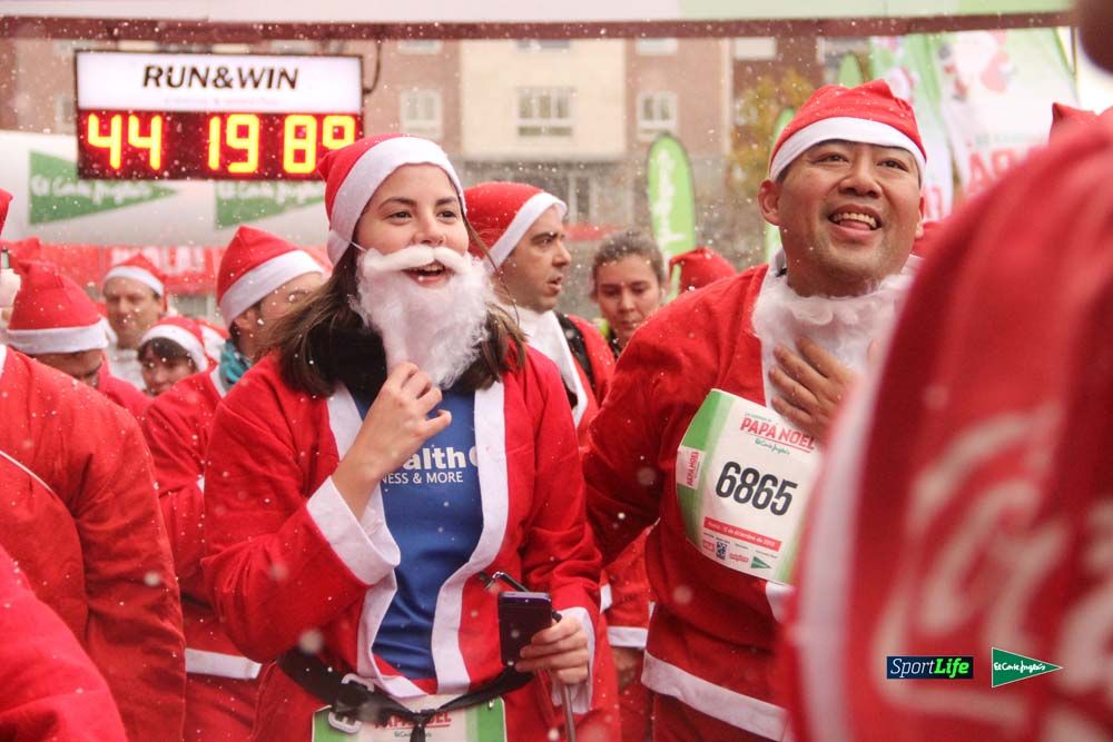 Galería de la Carrera de Papá Noel, entrada en meta del minuto 44 al 50