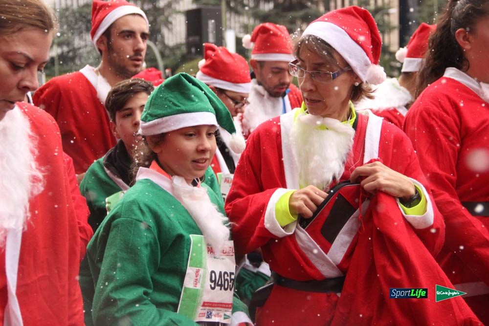 Galería de la Carrera de Papá Noel, entrada en meta del minuto 44 al 50