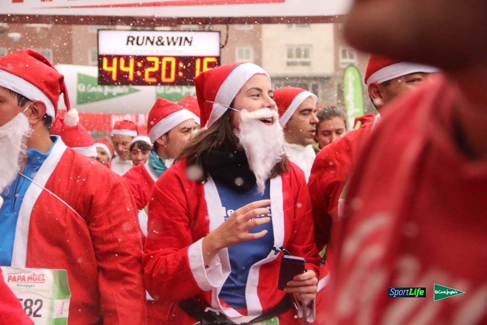 Galería de la Carrera de Papá Noel, entrada en meta del minuto 44 al 50