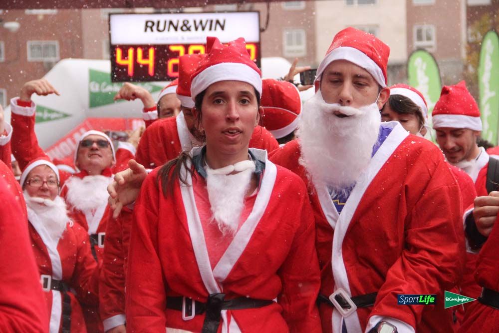 Galería de la Carrera de Papá Noel, entrada en meta del minuto 44 al 50