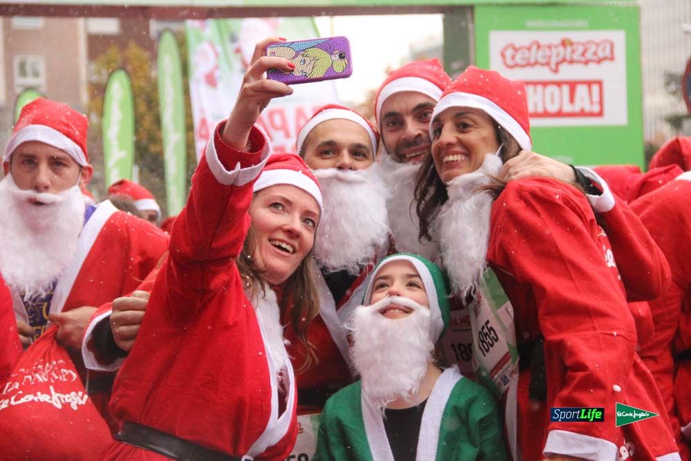 Galería de la Carrera de Papá Noel, entrada en meta del minuto 44 al 50